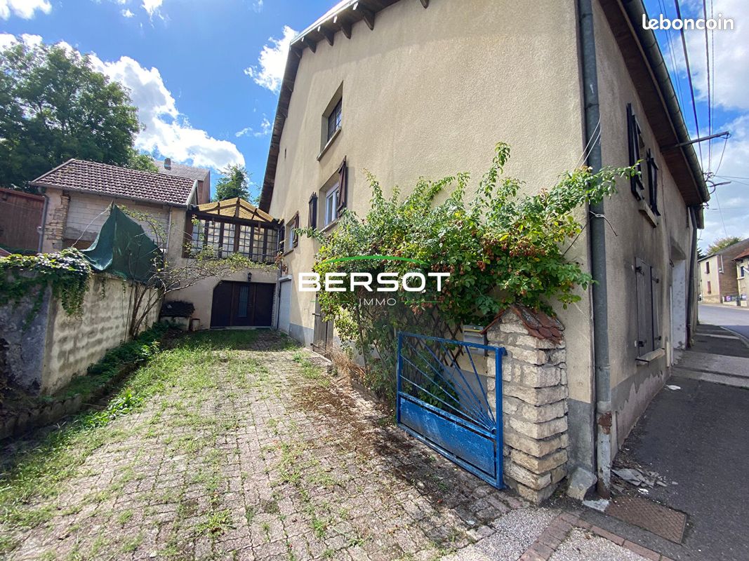 Maison 6 pièces 168 m² · à Port-sur-Saône · 168 m² · 120 000 €