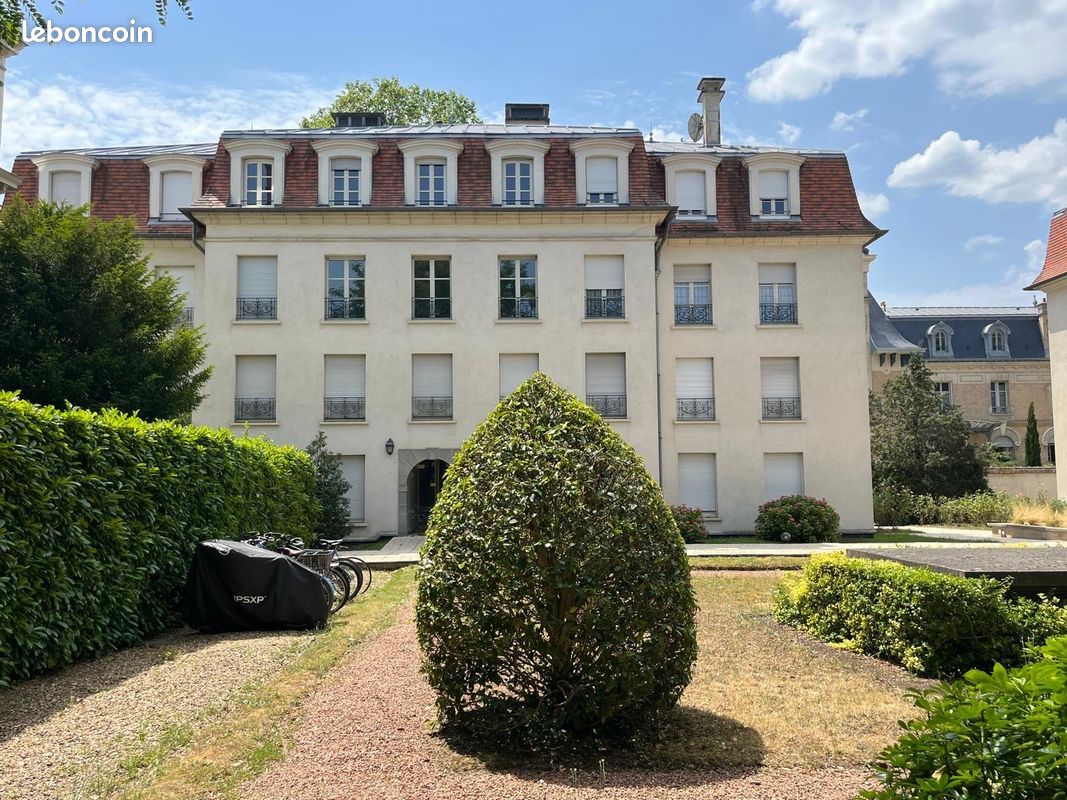 Appartement 2 pièces 50 m² · à Fontainebleau · 50 m² · 292 500 €