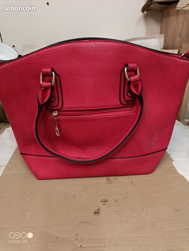 sac femme rouge occasion 40x15 h 32 une poche intérieur et une