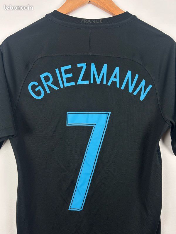 Maillot de foot Nike taille S Equipe de France third 2017/2018