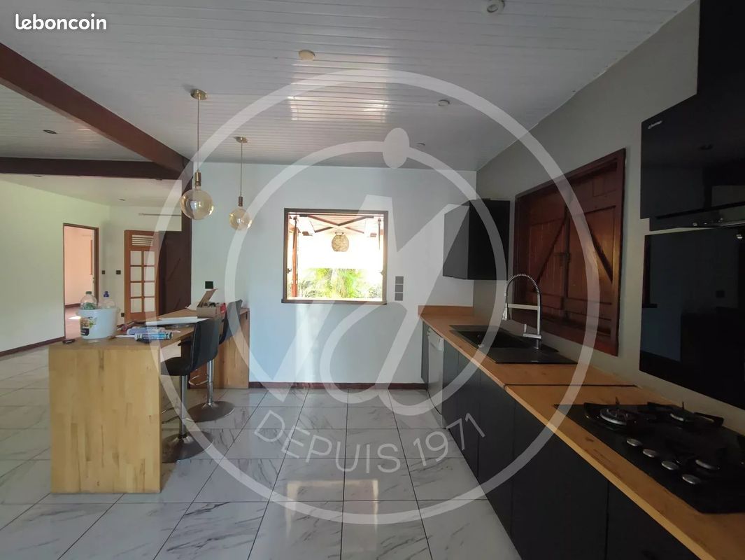 Maison 4 pièces 96 m² · à Baie-Mahault · 96 m² · 1 800 €