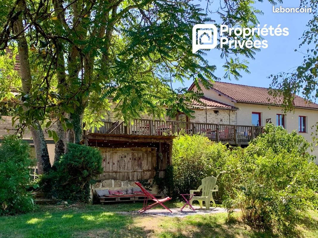 Maison 16 pièces 440 m² · à Tour-de-Faure · 440 m² · 699 000 €