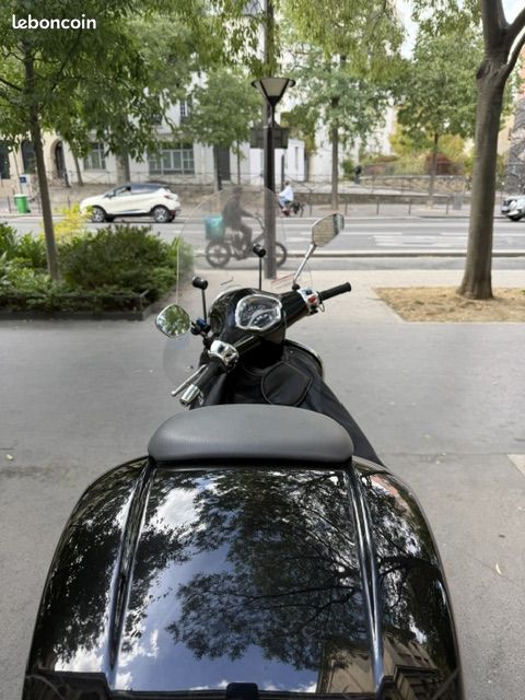 Piaggio VESPA GTS 125 GARANTIE 3 MOIS EN BON ETAT NOIR BRI (image 5)