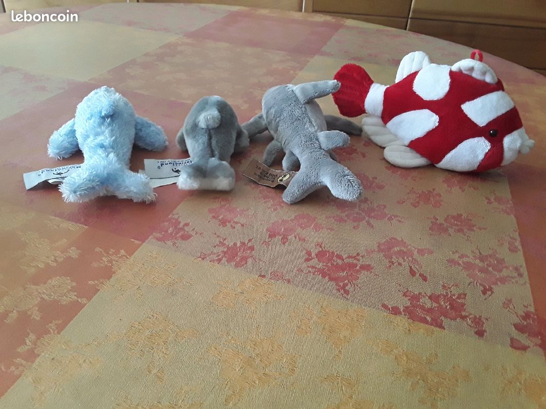3 peluches dauphins marineland +1 poisson en tres bon etat 10 euros le lot (image 2)