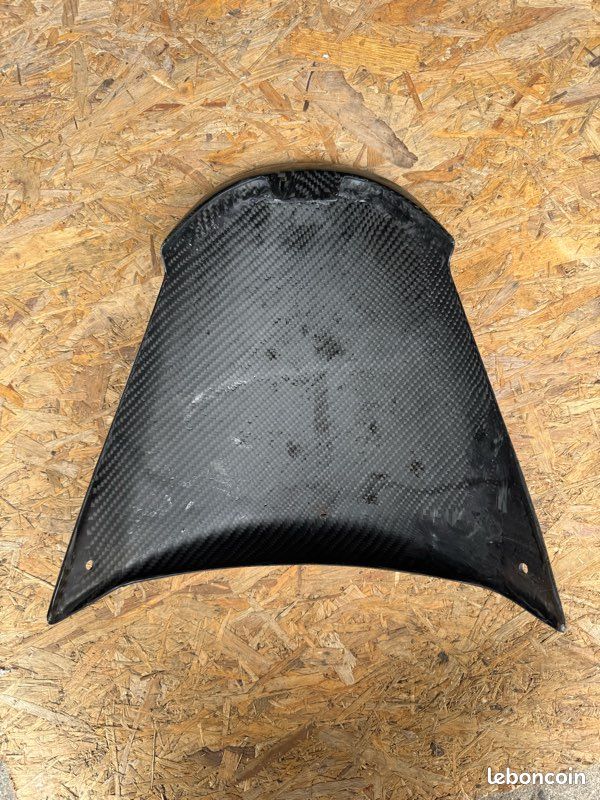 Capot de selle Triumph street triple 675 (image 3)