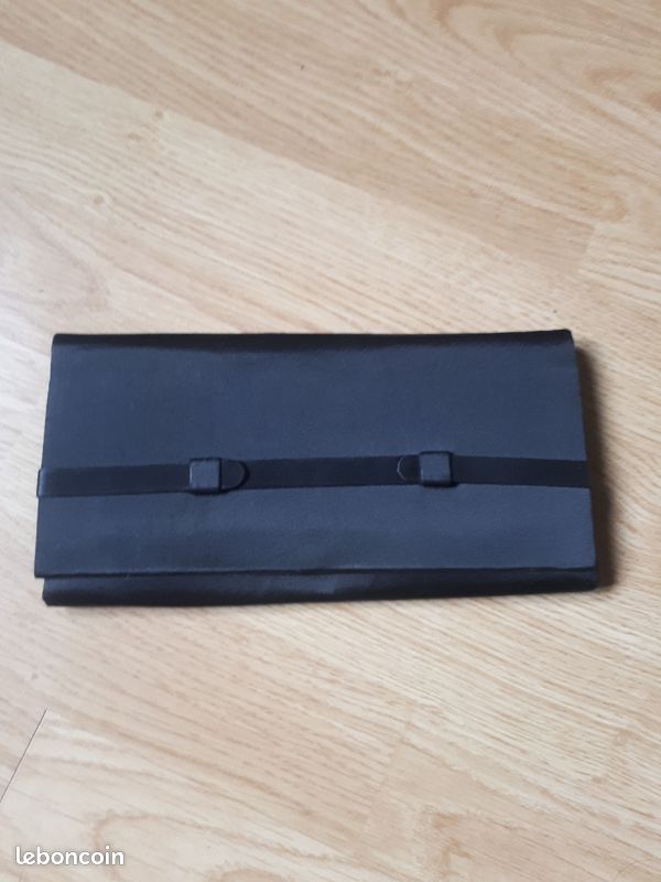 Pochette de soirée noire (image 1)