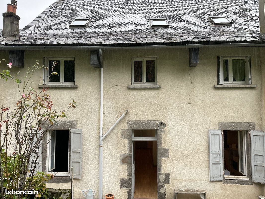 Immeuble 227 m² · à Saint-Cernin · 227 m² · 84 000 €