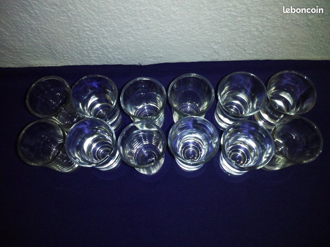 Lot de verres à liqueur (image 1)