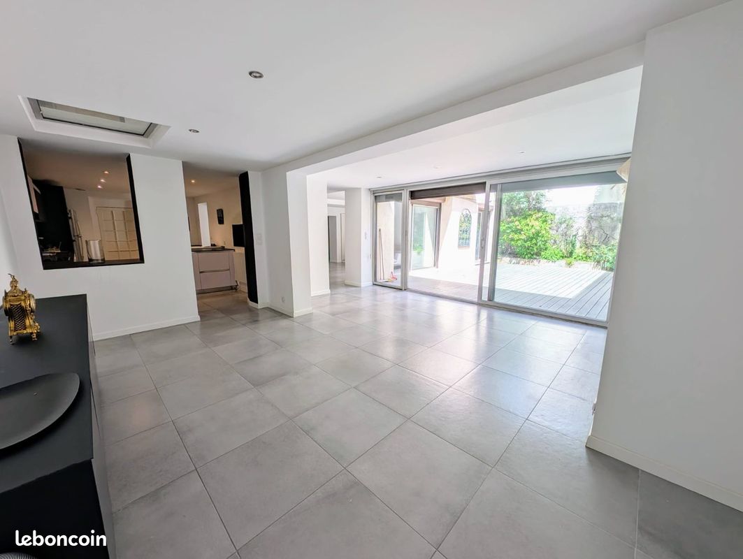 Maison 5 pièces 140 m² · à Grenoble · 140 m² · 400 000 €