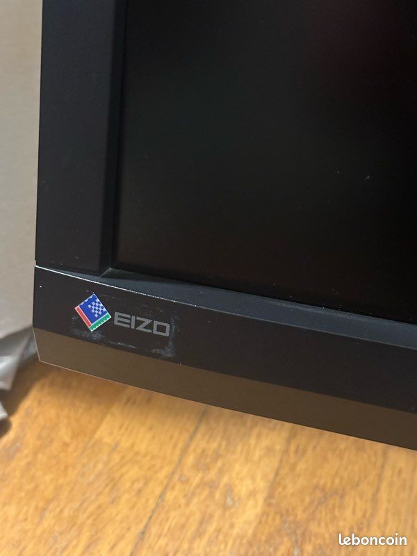 EIZO ColorEdge CG247 24’’ - sonde intégrée (image 2)