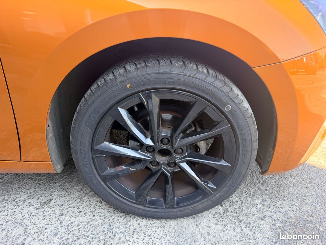 SKODA FABIA 1.0 TSI 95 CH SPORT EDITION + CAMERA DE RECUL + CARPLAy (image 29)