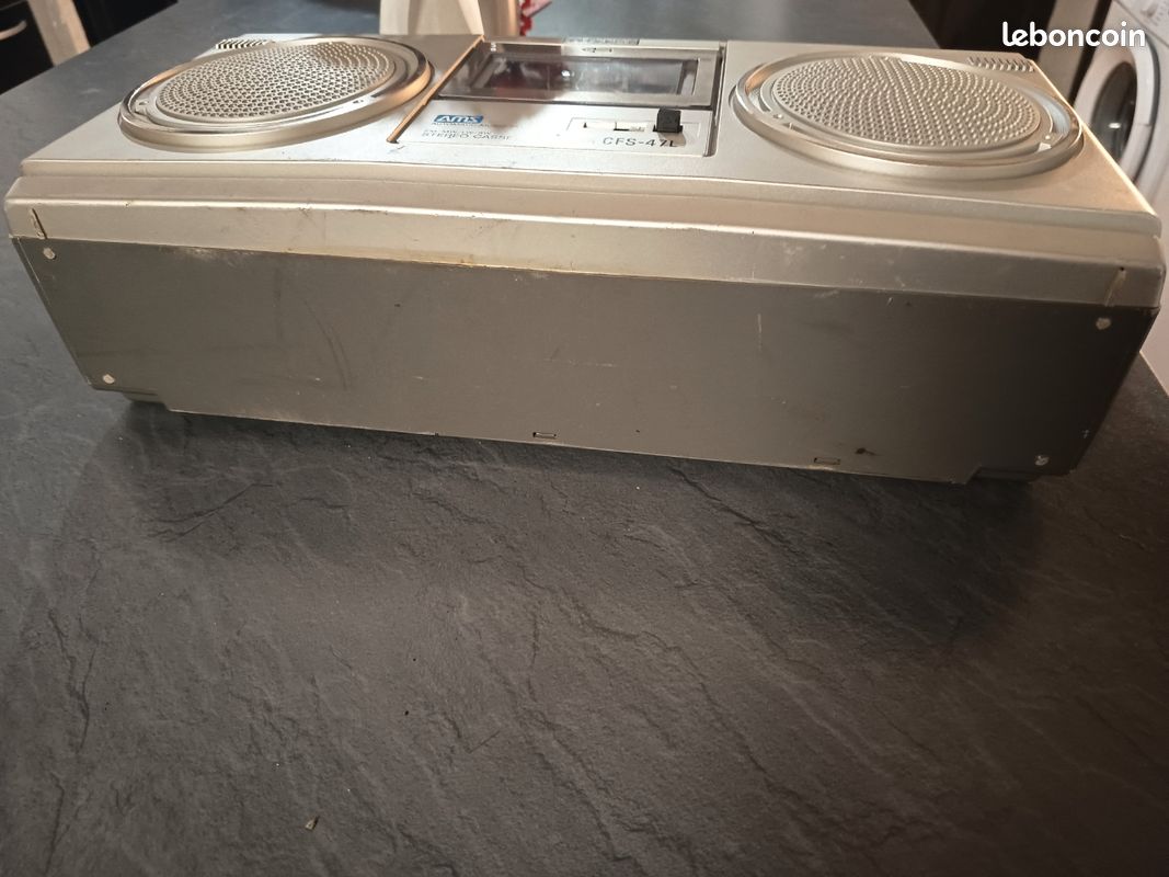 Sony CFS-47L boombox vintage années 80 – radio cassette