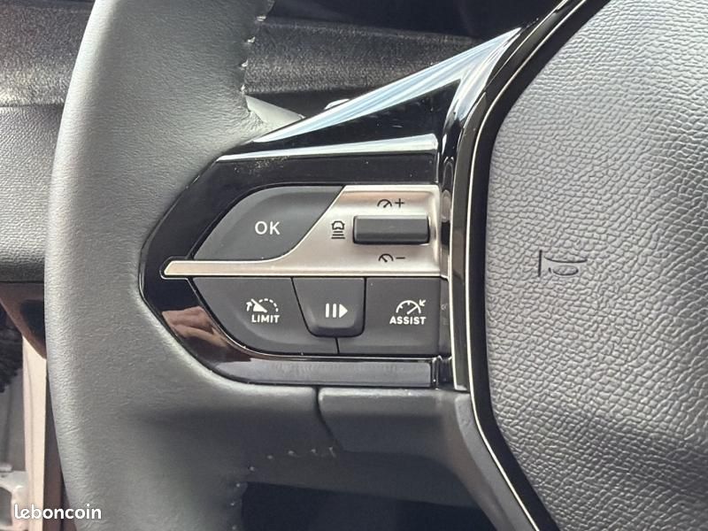 Peugeot 308 1.2 Hybrid 145ch Allure e-DCS6 (image 11)