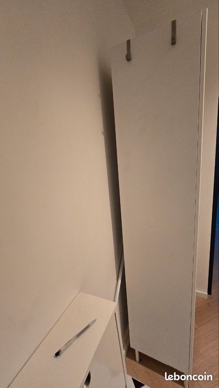 Armoire Lillangen IKEA meuble salle de bain avec patères sur le côté, étagères latérales et pied - Produit inédit plus commercialisé par IKEA (image 4)