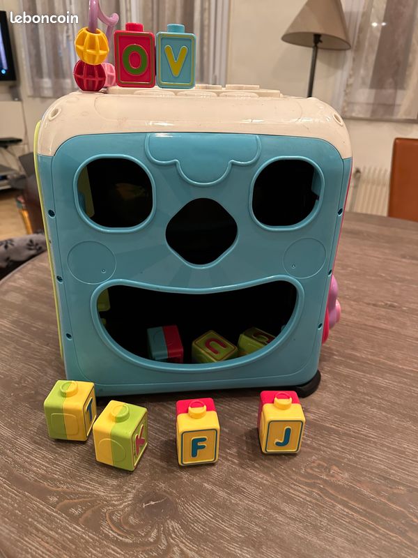 Jeu éveil - Vtech Maxicube multi activités complet (image 1)