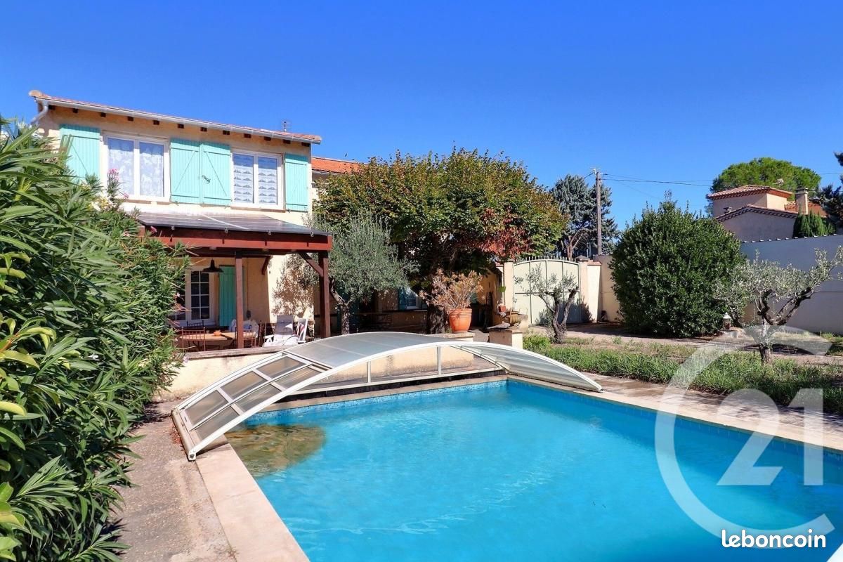 Maison 7 pièces 235 m² · à Carpentras · 235 m² · 330 000 €