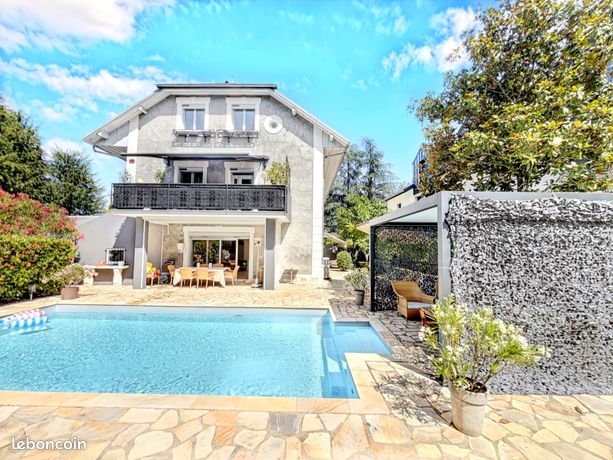 Château 9 pièces 252 m²
