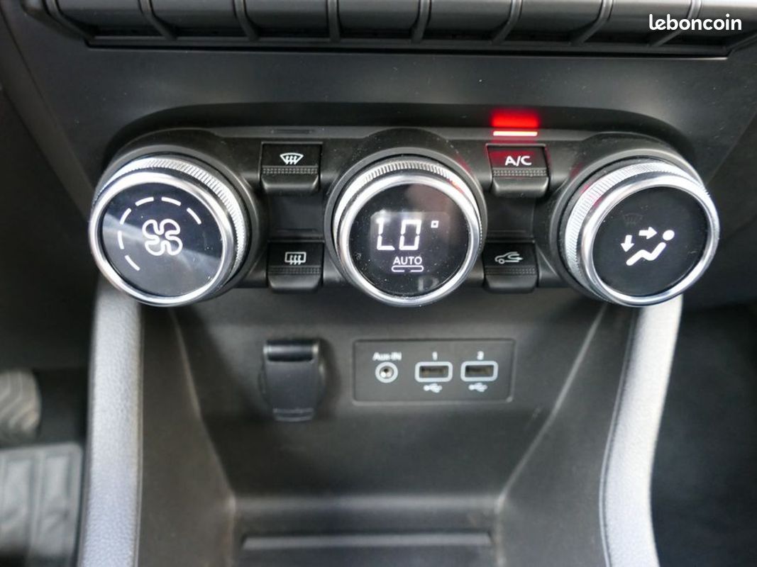 Renault clio v tce 100 zen bvm5 (image 19)