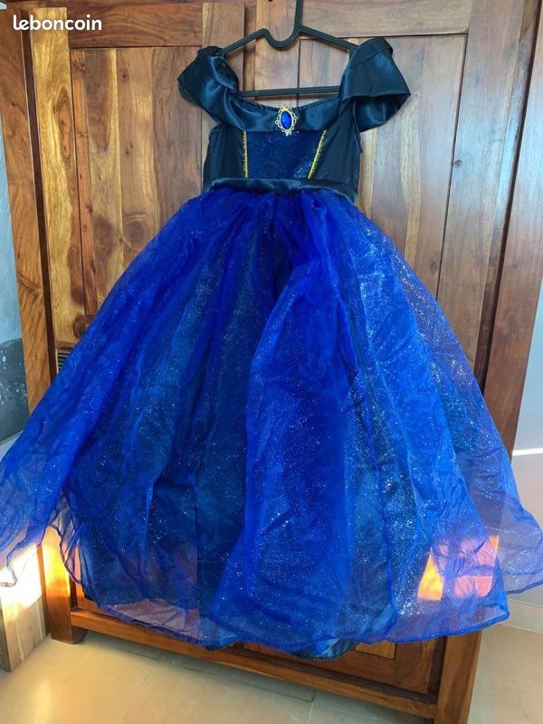 Robe princesse étoilée 8/10 ans (image 1)