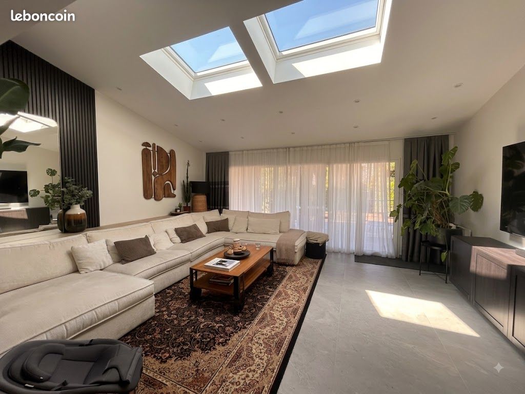 Maison 8 pièces 180 m² · à Corquilleroy · 180 m² · 350 000 €