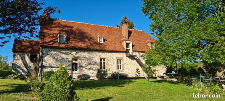 Maison de caractère 4000m2 de terrain