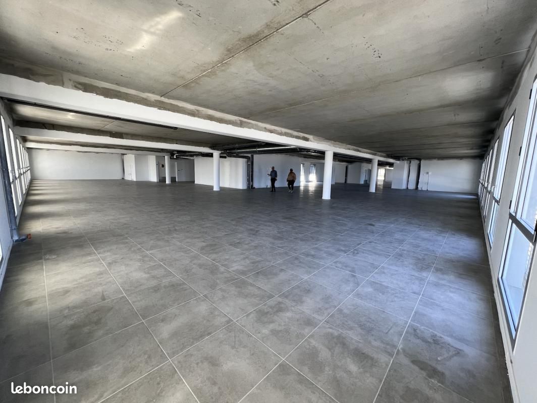 Bureaux 142 m² (image 1)