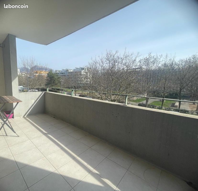 Appartement 3 pièces 64 m² · à Grenoble · 64 m² · 129 000 €