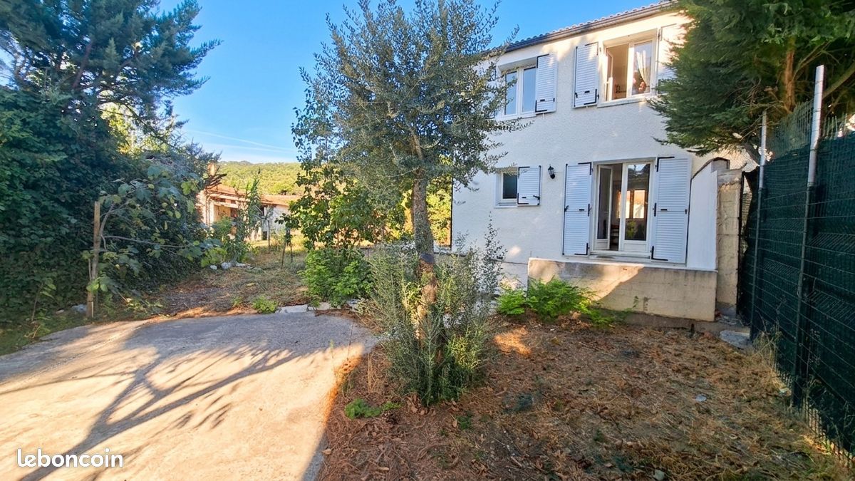 Maison 4 pièces 77 m² · à Bagnols-sur-Cèze · 77 m² · 150 000 €
