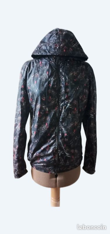 Veste coupe vent à capuche loup screaming monkey jacket Givenchy
