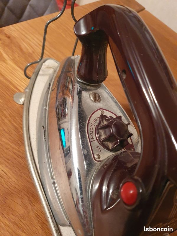 Fer à Repasser Ancien Calor Bivolt Matic N28 - 600W, Vintage, Fonctionnel
