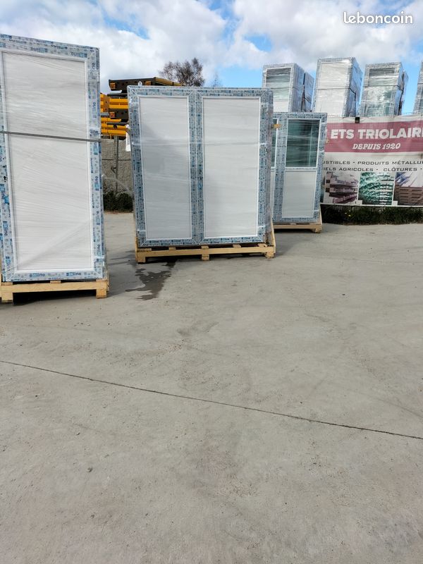 PORTE TRIOLAIRE: PORTE DE SERVICE PVC: 2 vantaux blanche , poignée et barillet offert- PRODUIT NEUF ET GARANTIE (image 1)