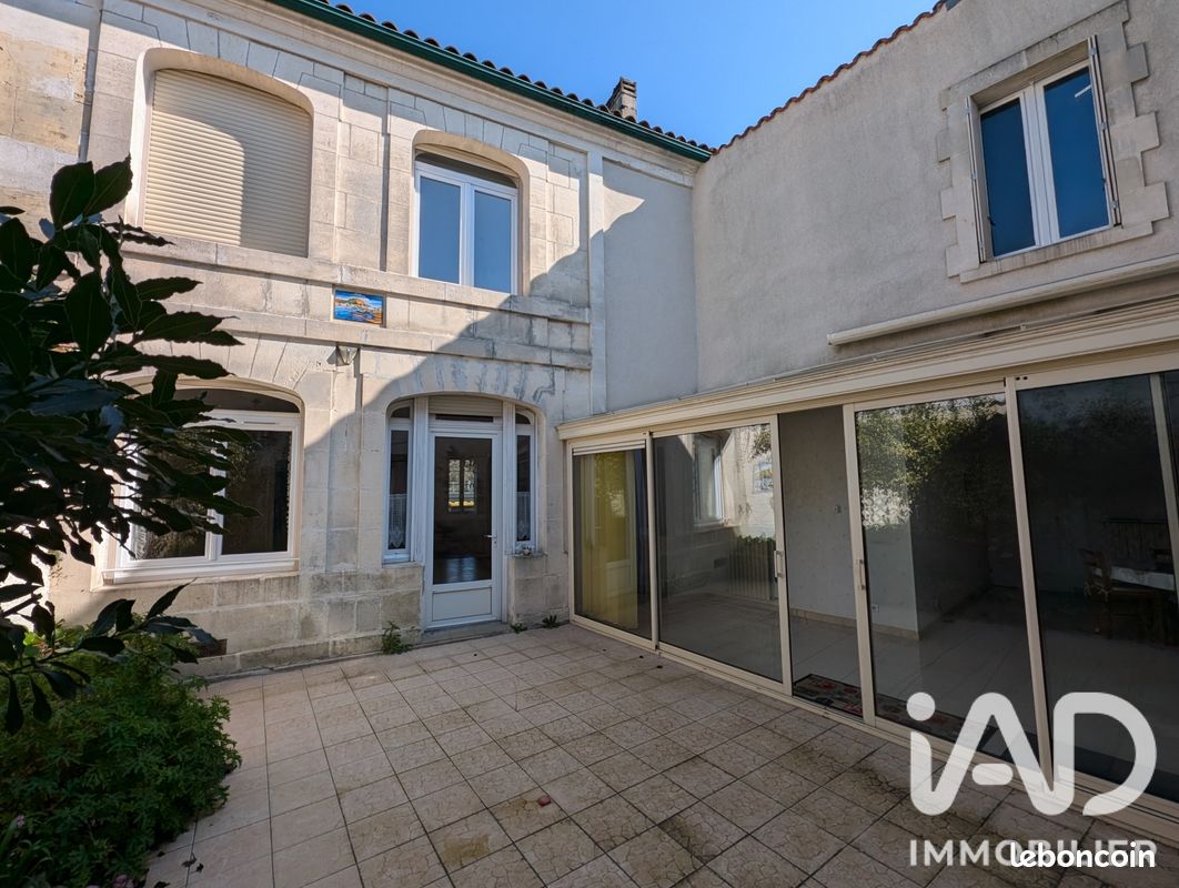 Maison 6 pièces 169 m² · à Cognac · 169 m² · 292 000 €