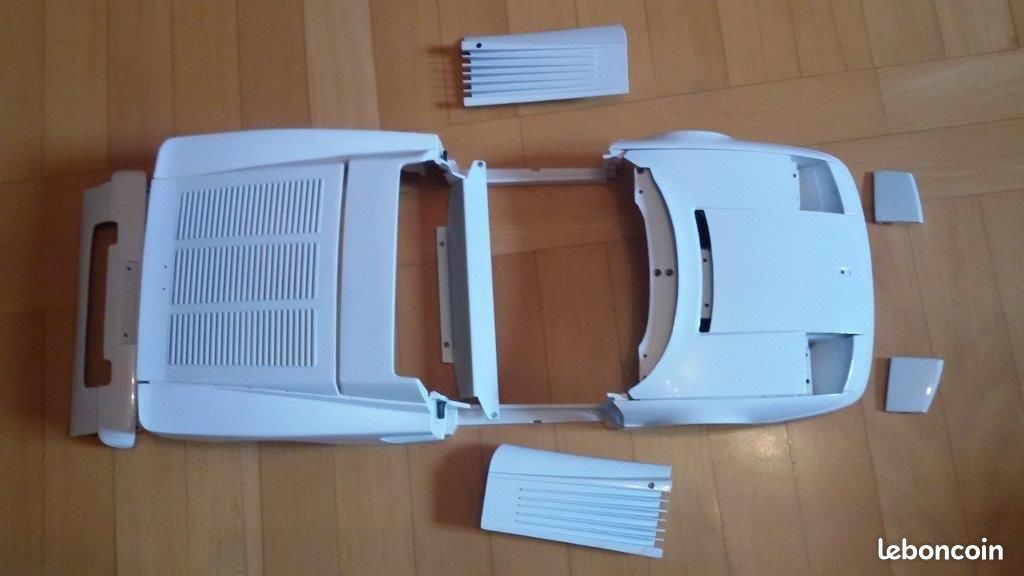 Pièces métalliques F40 et Testarossa Pocher 1/8 différentes (image 3)