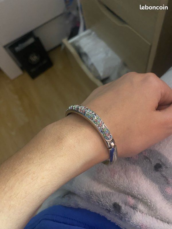Bracelet rigide argenté (image 4)