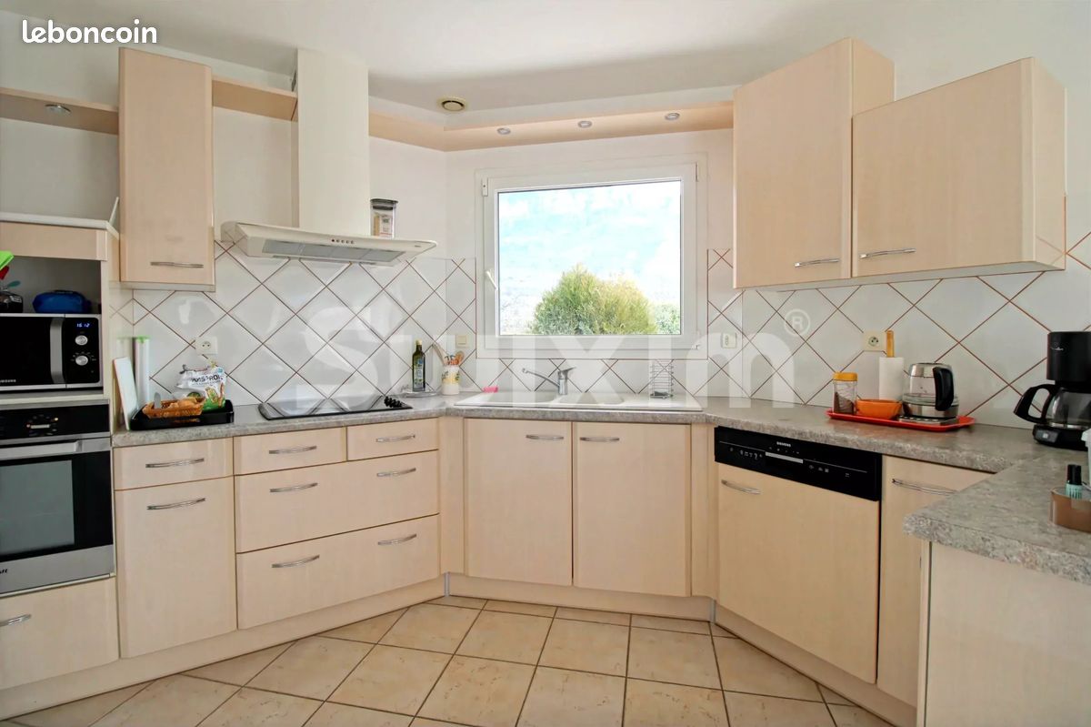 Maison 6 pièces 153 m² · à Mouxy · 153 m² · 580 000 €
