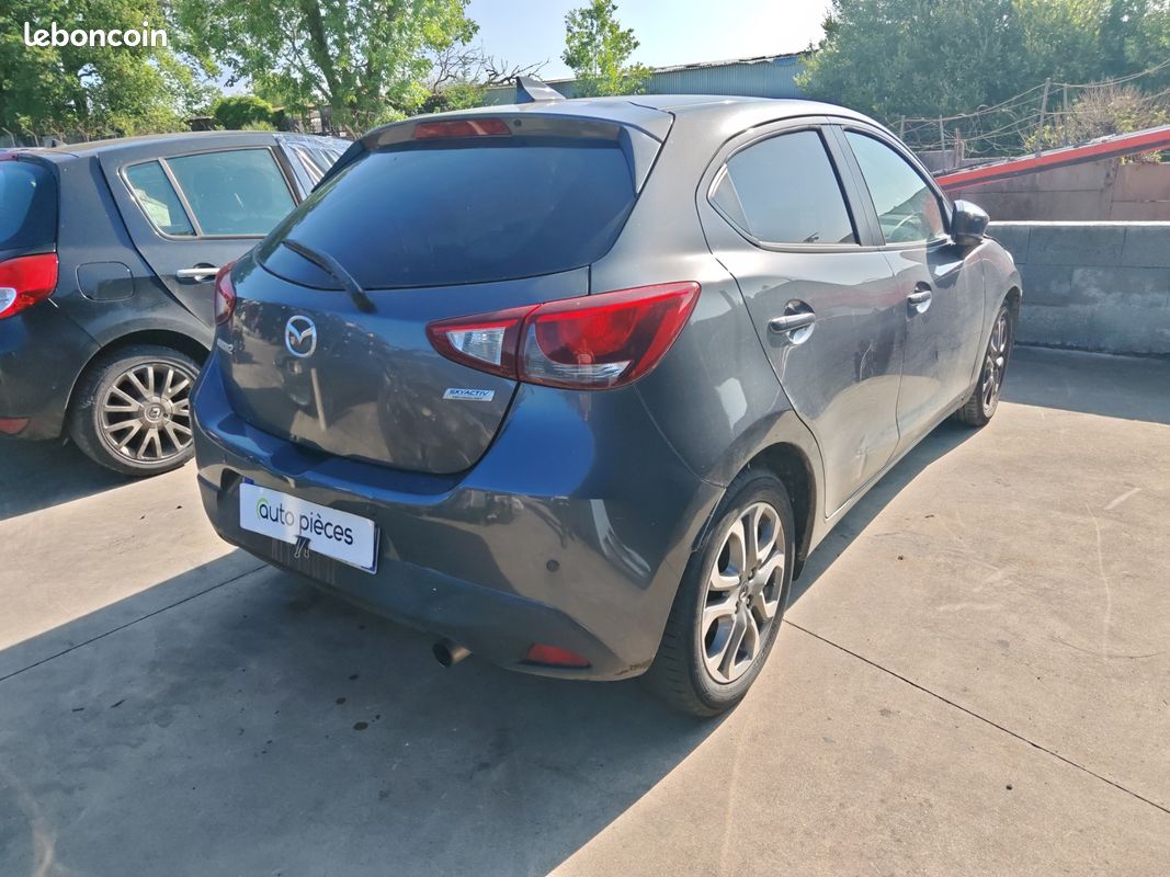 Mazda 2 1.5i accidentée (image 3)