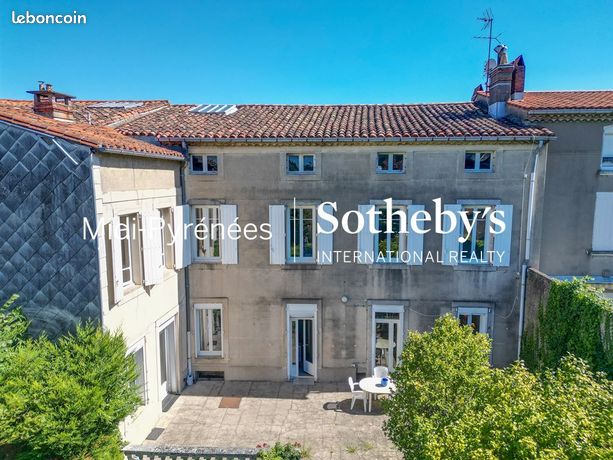 Maison 11 pièces 315 m²