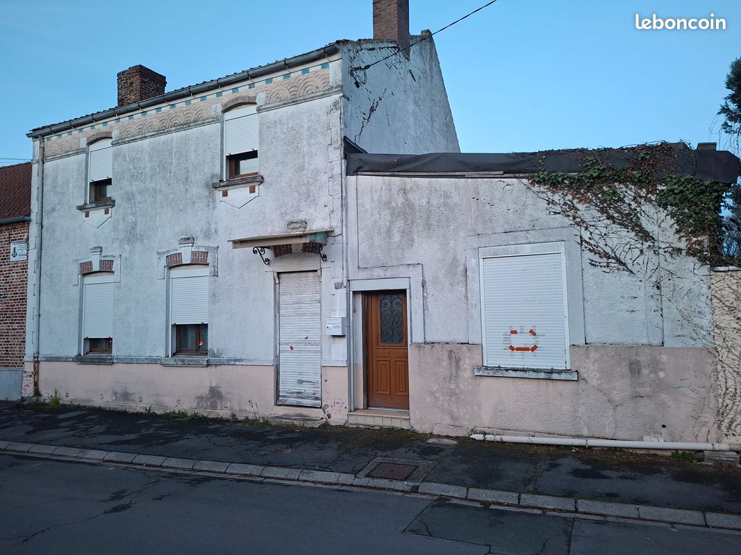 Maison 4 pièces 130 m² · à Vitry-en-Artois · 130 m² · 80 000 €