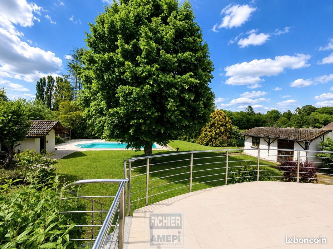 Maison 5 pièces 160 m² · à Saint-Julien · 160 m² · 375 000 €