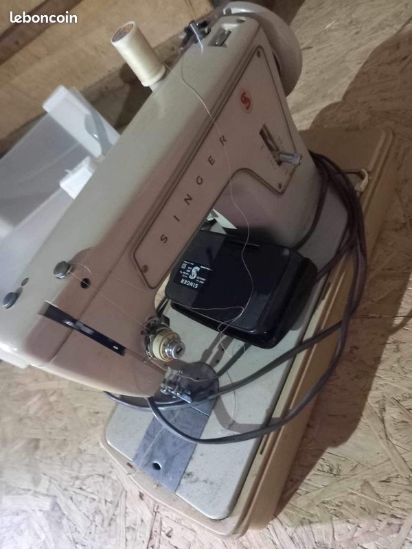 Machine à coudre (image 1)