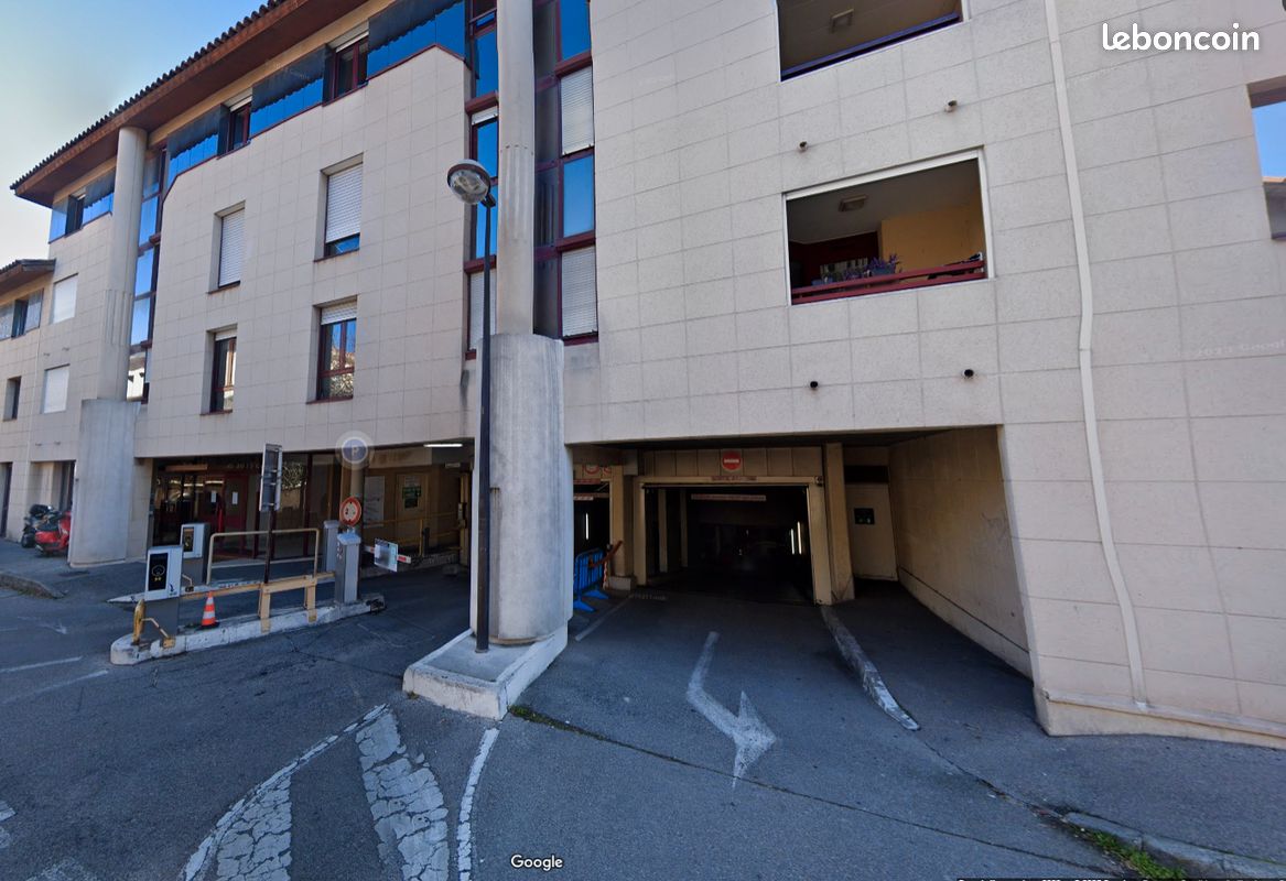 Parking 14 m² · à Aix-en-Provence · 14 m² · 187 €/mois