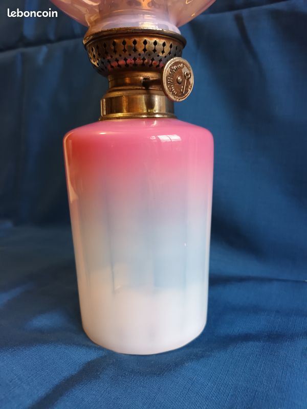 Rare ensemble lampe à pétrole et son globe en opaline rose – verre soufflé, côtes vénitiennes – XIXème (image 3)