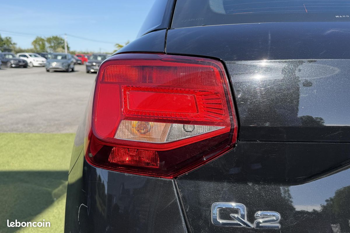Audi q2 1.4 tfsi bva essence 150 s tronic sport suv premium (image 23)