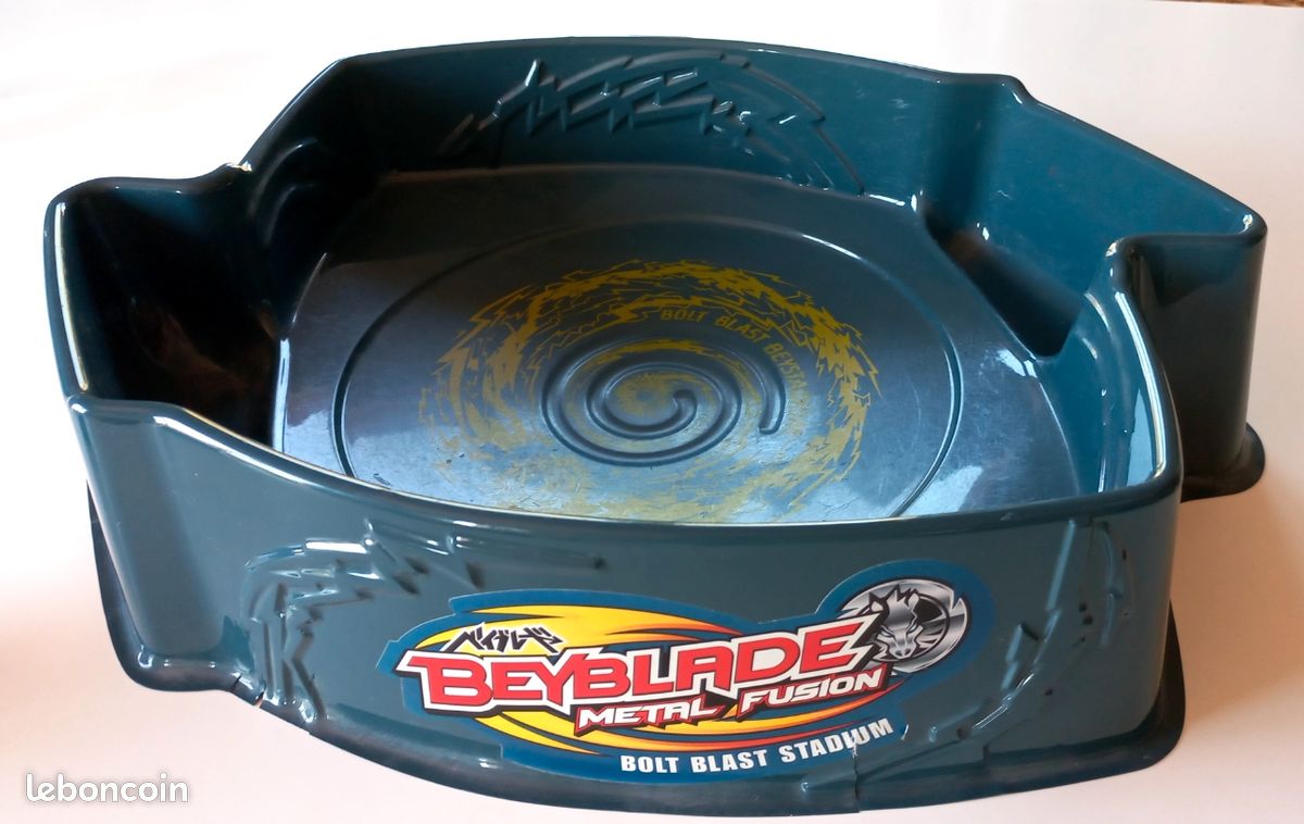 Lot de 2 arènes Beyblade metal fusion (image 2)