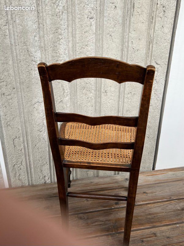Chaise ancienne (image 2)