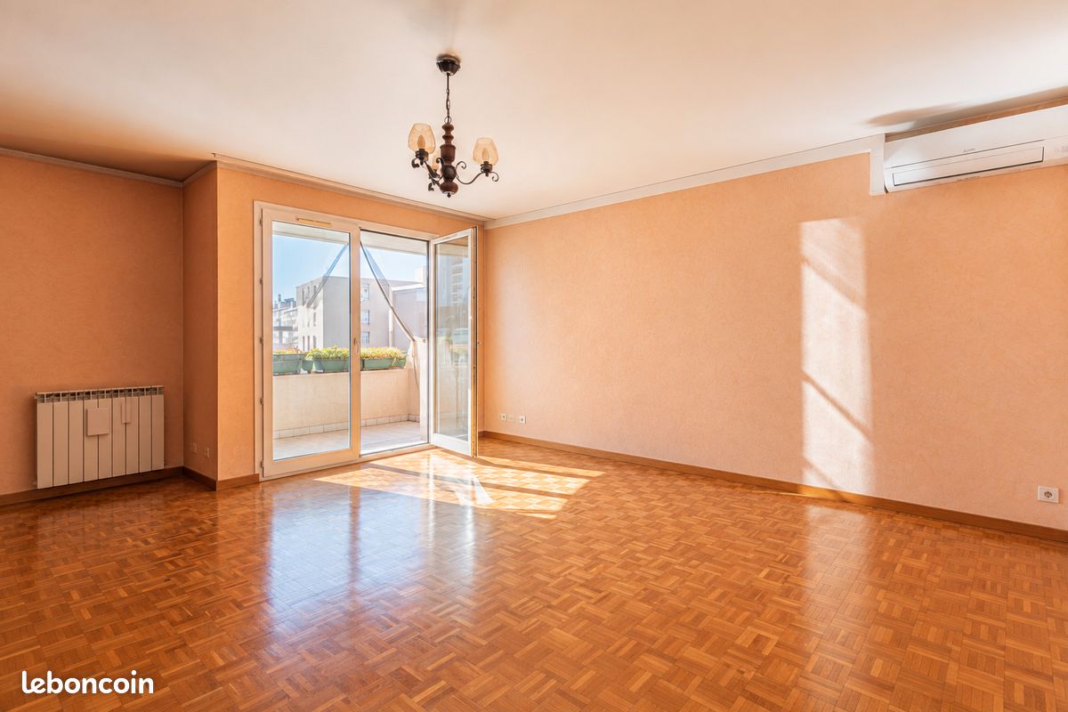Appartement 2 pièces 56 m² · à Villeurbanne · 56 m² · 250 000 €