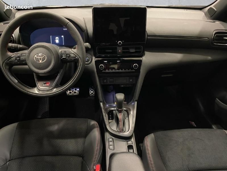Toyota Yaris Cross 130h GR Sport MY26 (image 10)