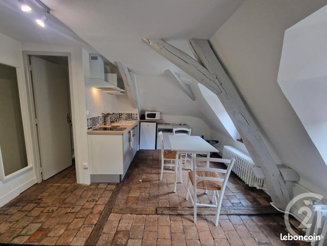 Appartement 1 pièce 17 m² · à Moulins · 17 m² · 470 €/mois