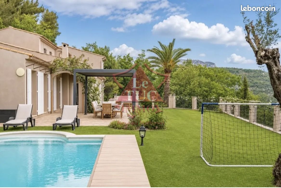 Maison 6 pièces 190 m² · à Le Bar-sur-Loup · 190 m² · 3 300 €
