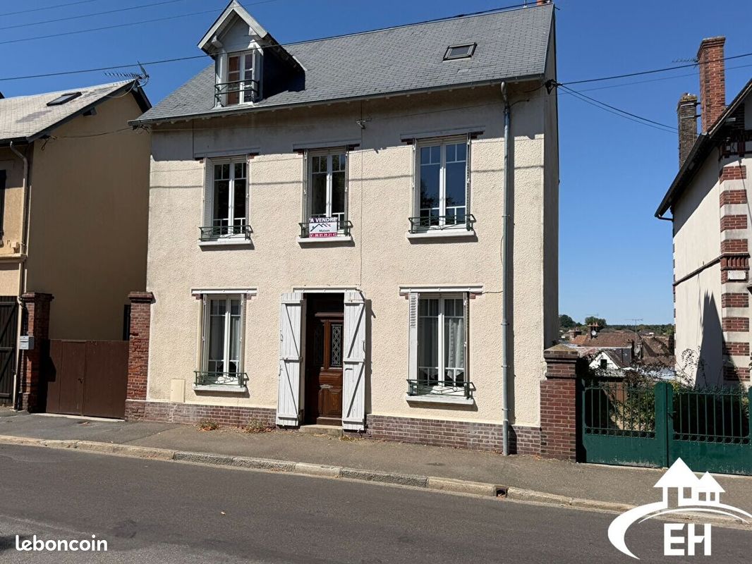 Maison 6 pièces 121 m² · à L'Aigle · 121 m² · 165 000 €